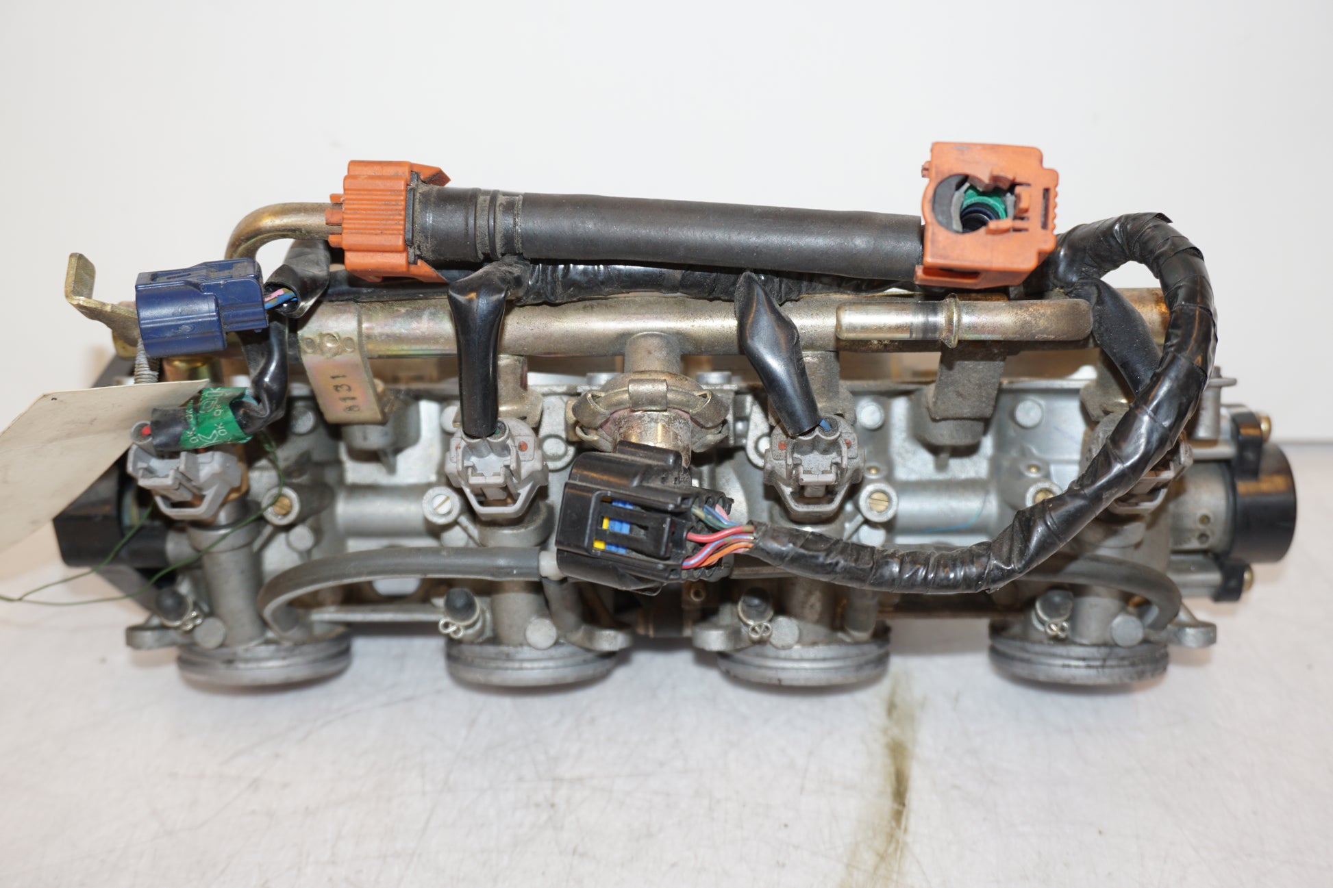 Baksidan på Spjällhus från en Yamaha YZF R6 -2006 motorcykel.