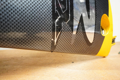 Snett nerifrån på Sidkåpa från en Suzuki GSX-R 600 -1999 motorcykel.