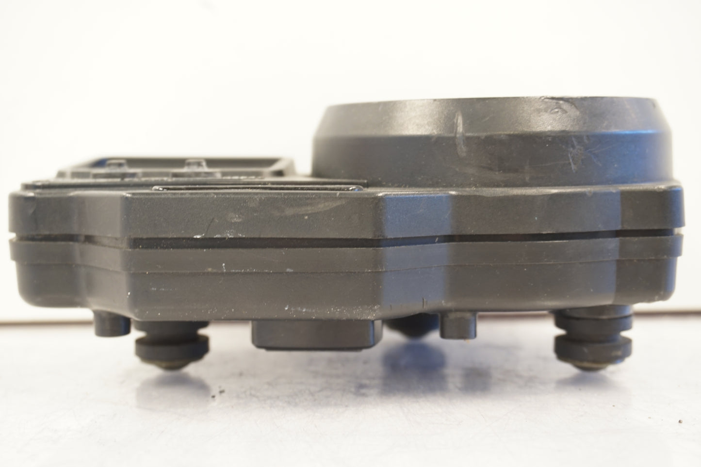 Baksidan på Instrumentpanel från en Yamaha YZF R6 -2000 motorcykel.