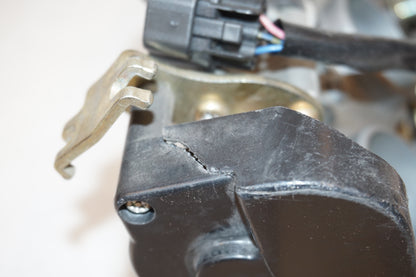 Snett nerifrån på Spjällhus från en Yamaha YZF R6 -2006 motorcykel.