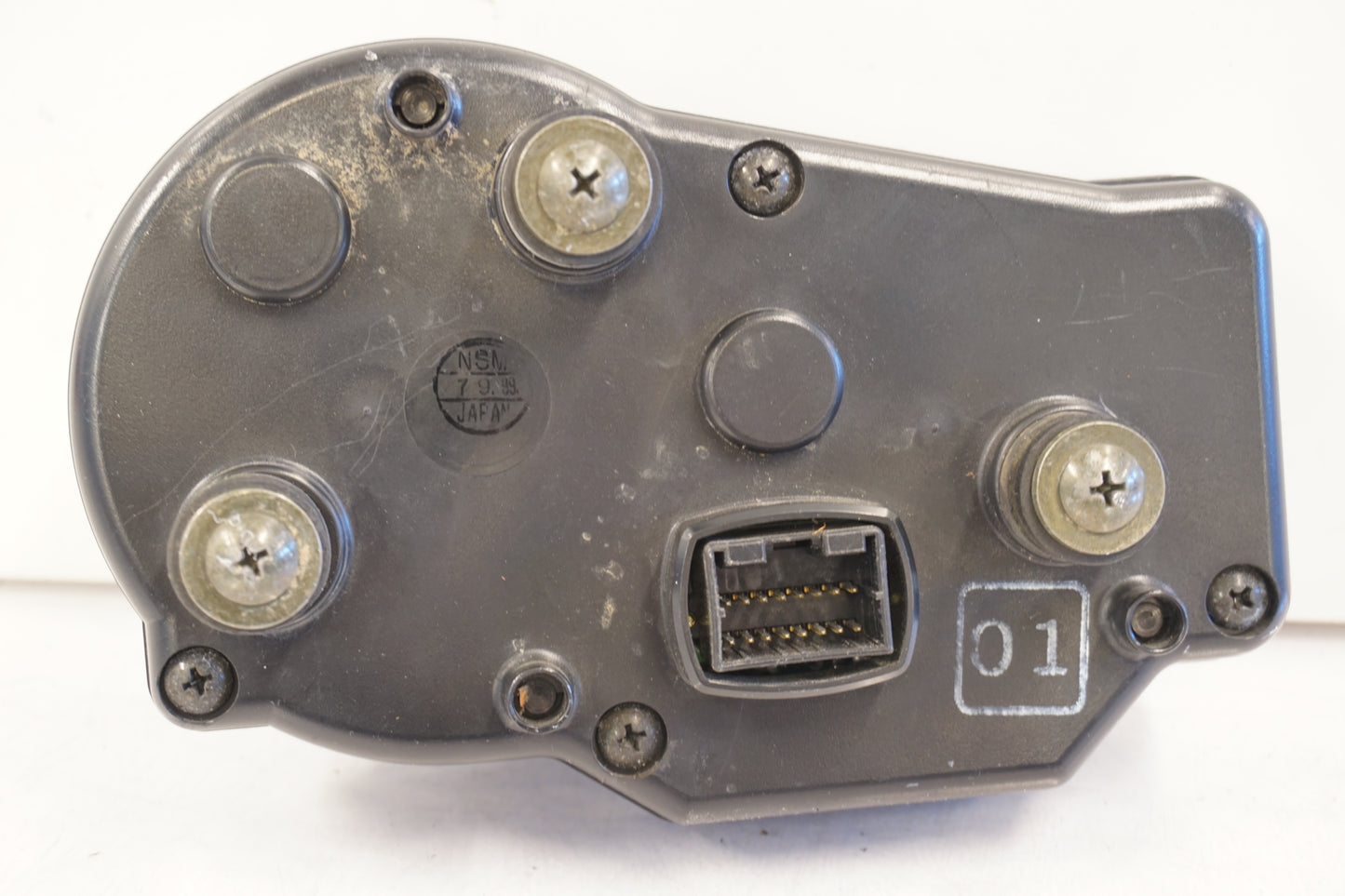 Snett nerifrån på Instrumentpanel från en Yamaha YZF R6 -2000 motorcykel.