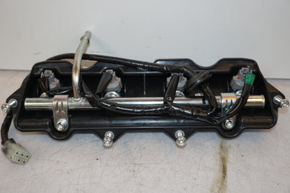 Höger sida på Fuel Rail från en Yamaha YZF R6 -2007 motorcykel.