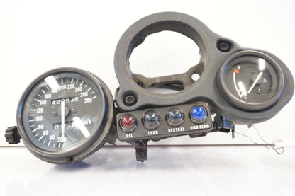 Framsidan på Instrumentpanel från en Kawasaki ZXR 750 -1989 motorcykel.