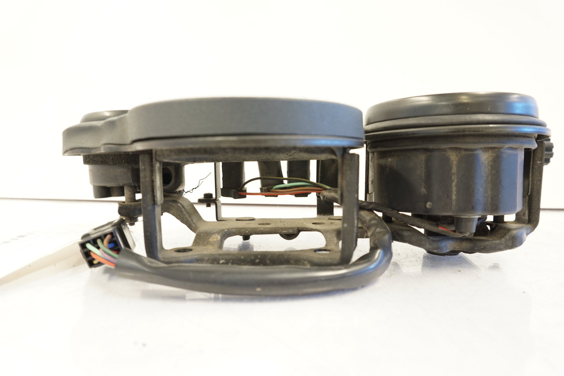 Vänster sida på Instrumentpanel från en Kawasaki ZXR 750 -1989 motorcykel.