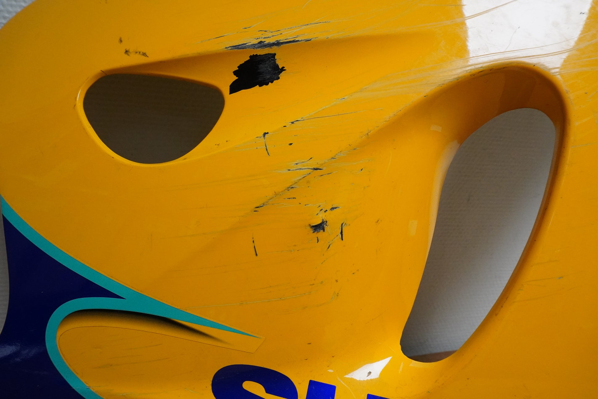 Baksidan på Sidkåpa från en Suzuki GSX-R 750 -1996 motorcykel.