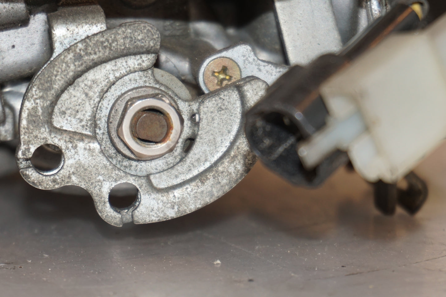 Extrabild3 på Förgasare från en Yamaha BT 1100 -2002 motorcykel.