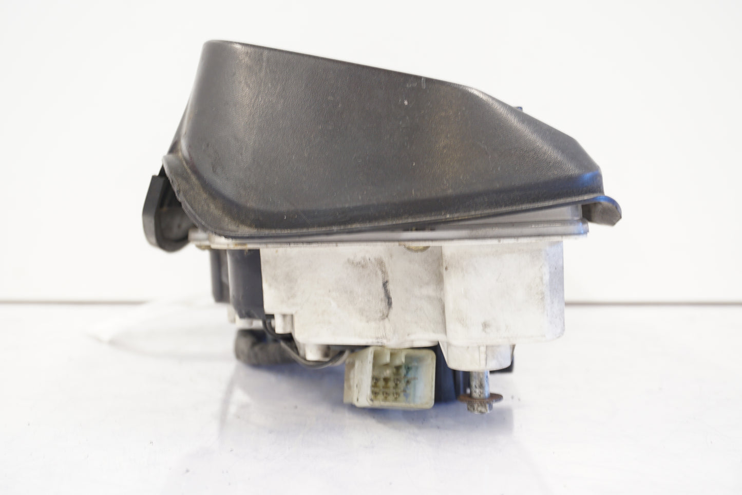 Snett uppifrån på Instrumentpanel från en Suzuki GSX 1100 F -1988 motorcykel.