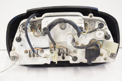 Snett nerifrån på Instrumentpanel från en Suzuki GSX 1100 F -1988 motorcykel.