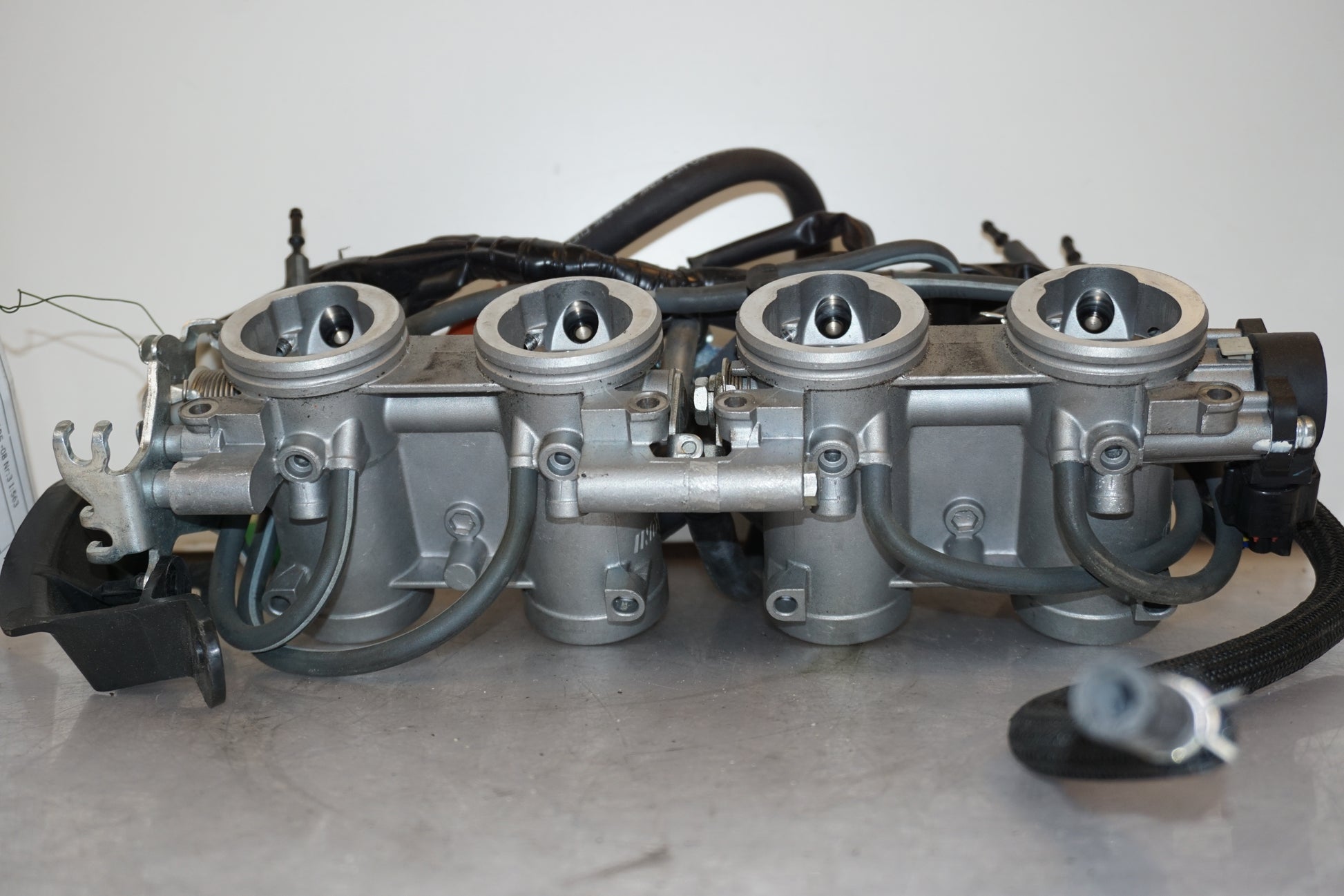 Baksidan på Spjällhus från en Yamaha FZ-6 -2008 motorcykel.