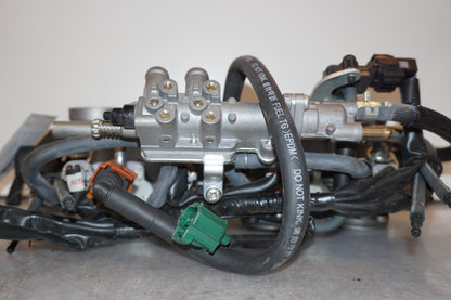 Vänster sida på Spjällhus från en Yamaha FZ-6 -2008 motorcykel.