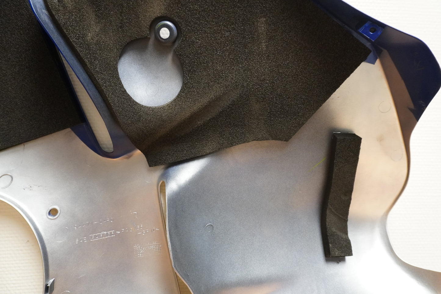 Extrabild1 på Sidkåpa från en Suzuki GSX 1300 R -2002 motorcykel.