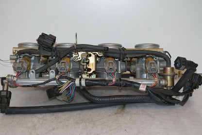 Baksidan på Spjällhus från en Yamaha FJR 1300 -2001 motorcykel.