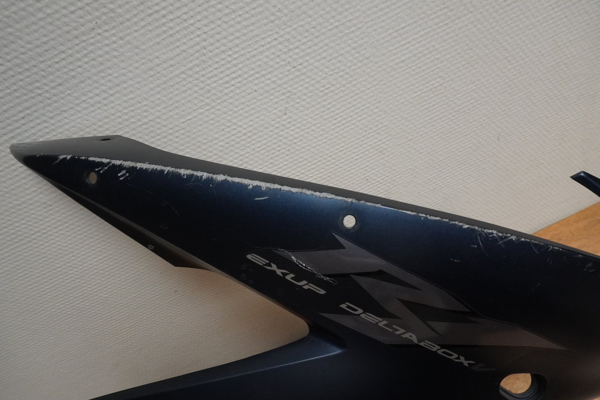 Höger sida på Sidkåpa från en Yamaha YZF 1000 R1 -2005 motorcykel.