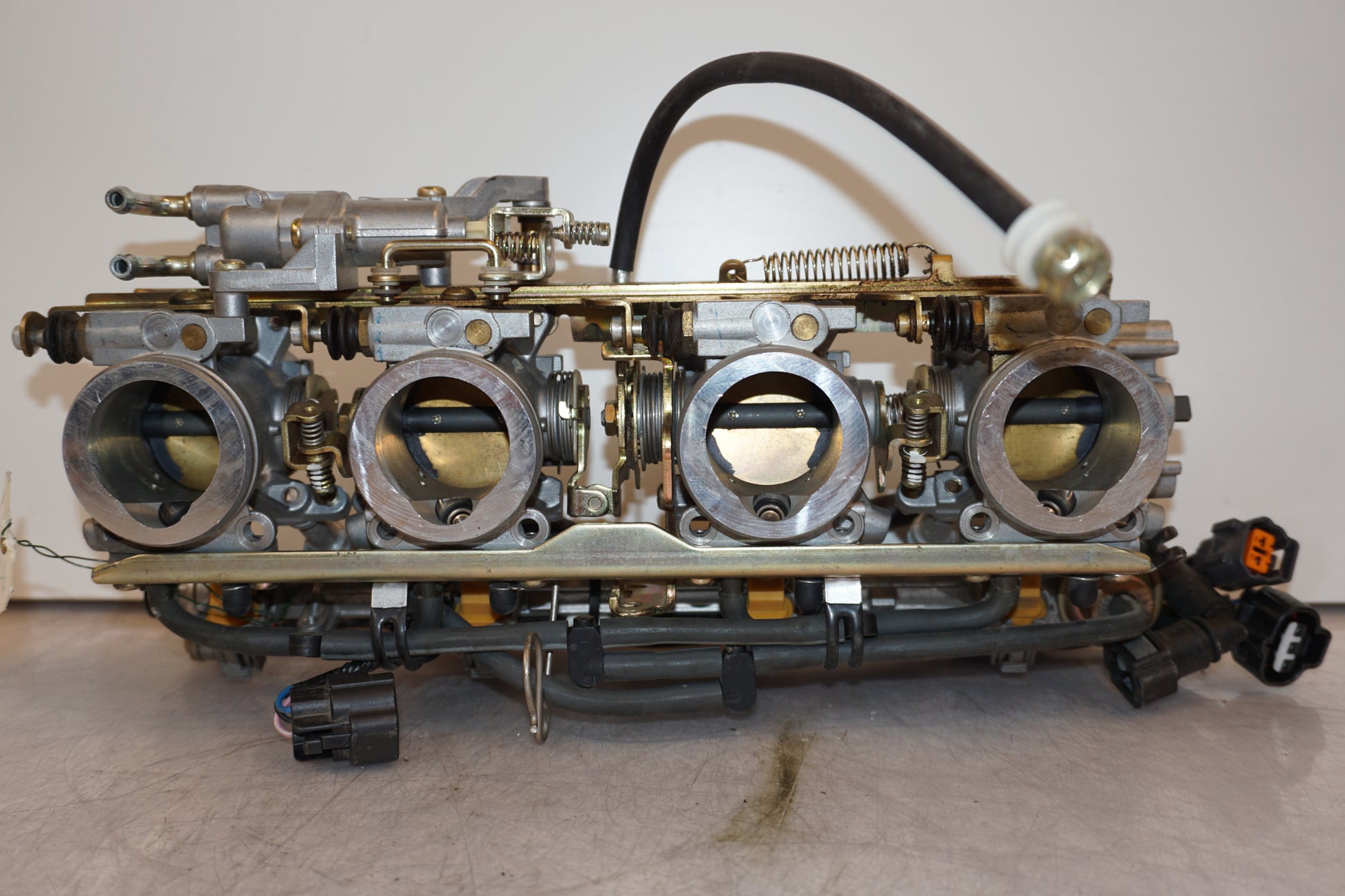 Extrabild1 på Spjällhus från en Yamaha FJR 1300 -2001 motorcykel.