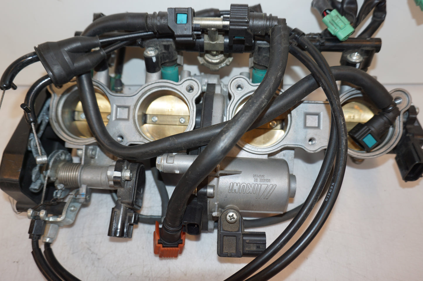 Höger sida på Spjällhus från en Yamaha YZF 1000 R1 -2009 motorcykel.