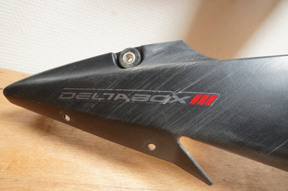 Snett uppifrån på Sidkåpa från en Yamaha YZF R6 -2003 motorcykel.