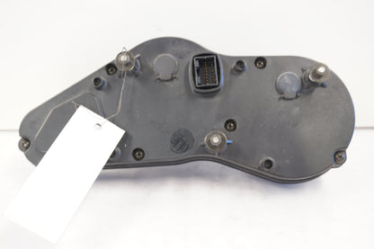 Snett nerifrån på Instrumentpanel från en Kawasaki ZX-6R -1998 motorcykel.