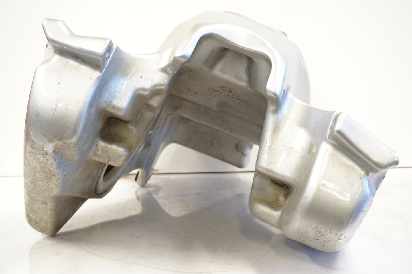 Höger sida på Bensintank från en BMW R 1150 RS -2002 motorcykel.