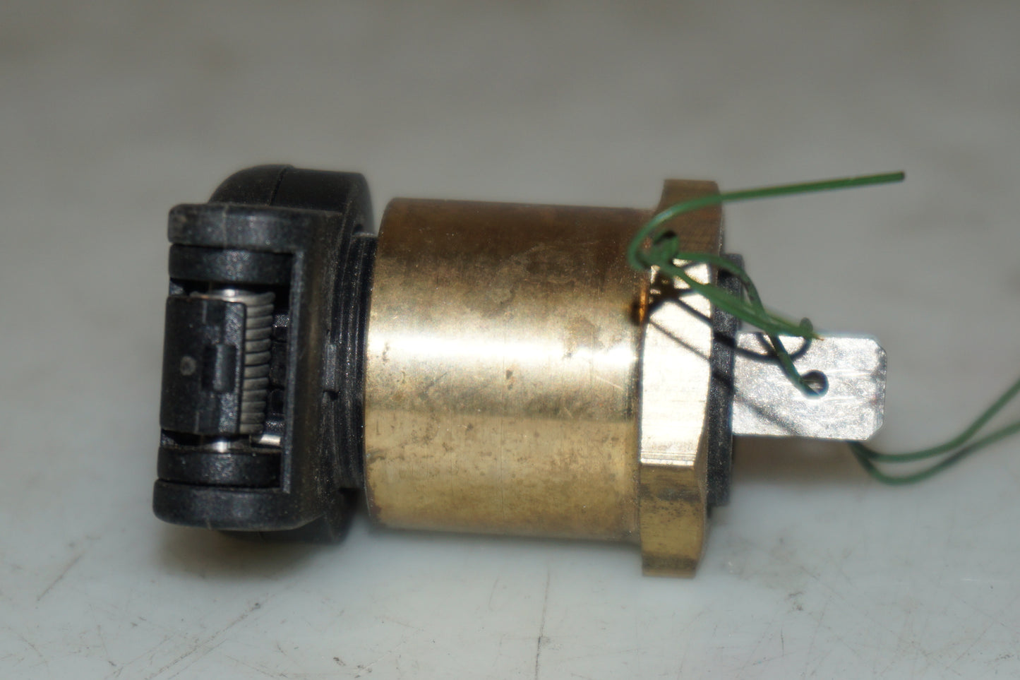 El uttag 12 V