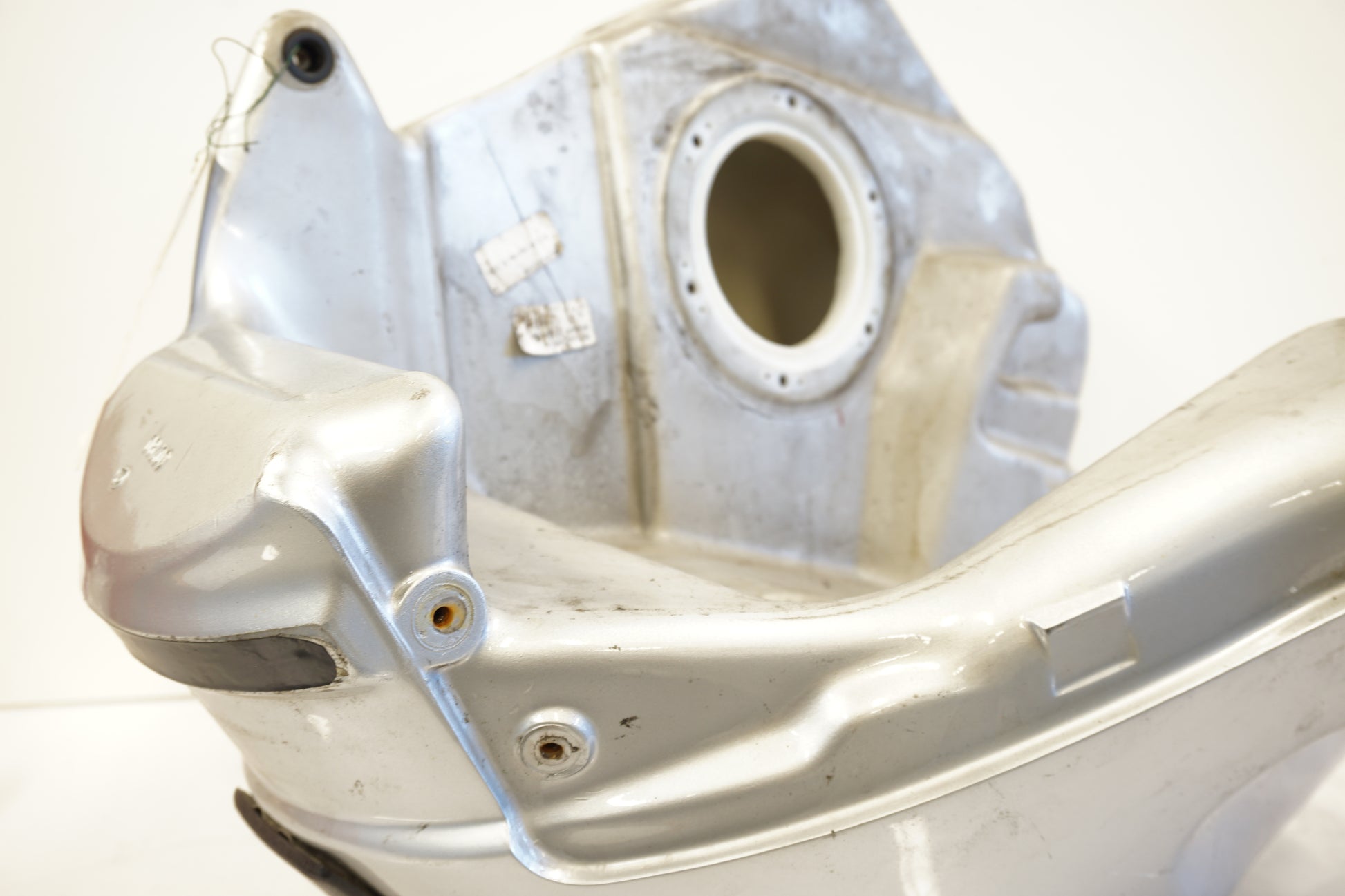 Extrabild2 på Bensintank från en BMW R 1150 RS -2002 motorcykel.