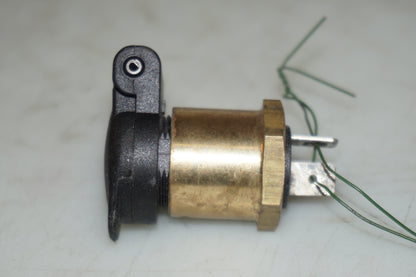 El uttag 12 V