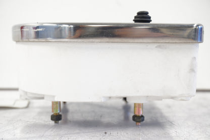 Snett uppifrån på Instrumentpanel från en Suzuki VL 1500 -1998 motorcykel.