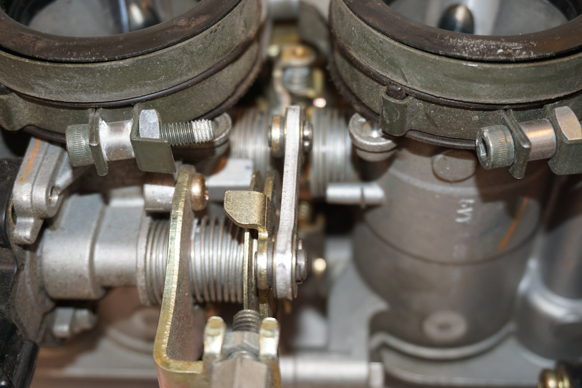 Snett uppifrån på Insprutbrygga från en Yamaha YZF 1000 R1 -2004 motorcykel.