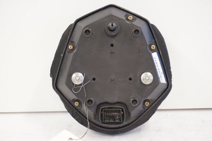 Snett nerifrån på Instrumentpanel från en Suzuki SV 1000 -2005 motorcykel.