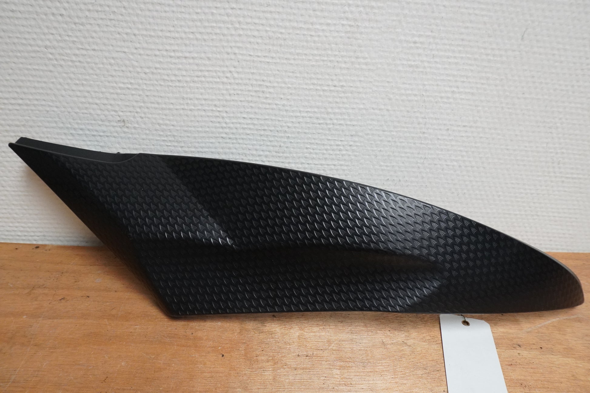 Framsidan på Sidkåpa från en Yamaha YZF R6 -2008 motorcykel.