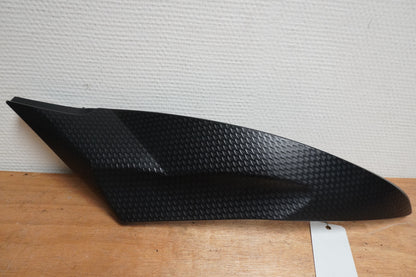 Framsidan på Sidkåpa från en Yamaha YZF R6 -2008 motorcykel.