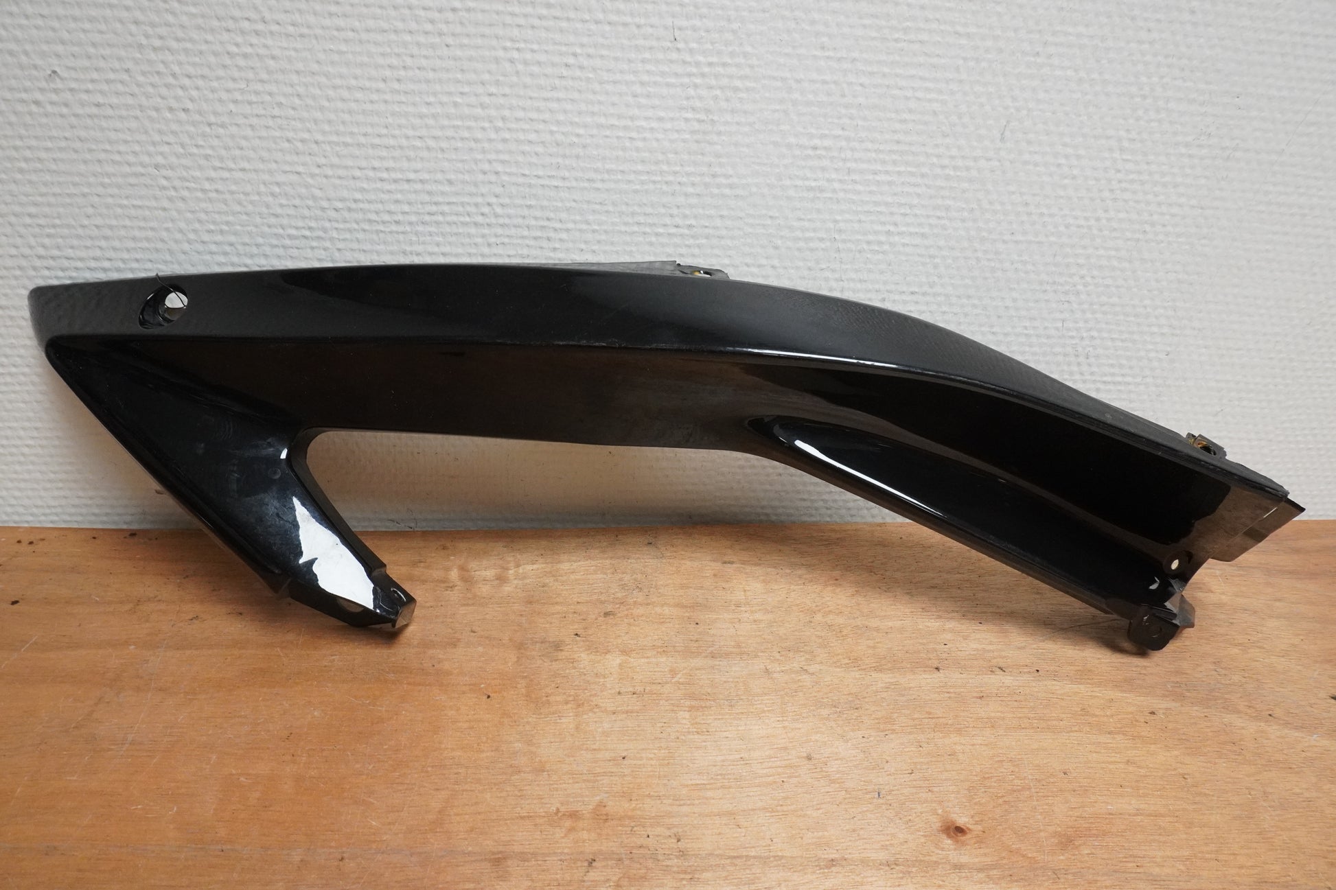 Framsidan på Sidkåpa från en Yamaha YZF R6 -2006 motorcykel.