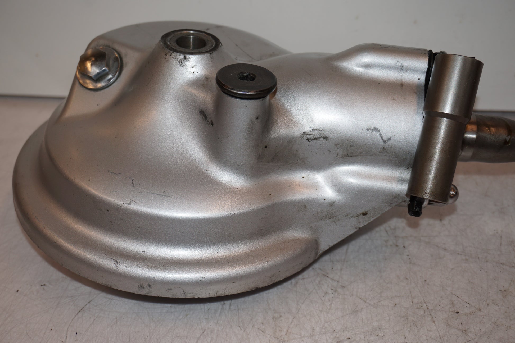 Snett uppifrån på Slutväxel från en Suzuki VL 800 -2001 motorcykel.