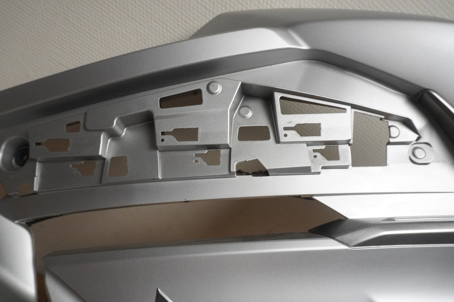 Snett uppifrån på Sidkåpa från en Yamaha FJR 1300 -2016 motorcykel.