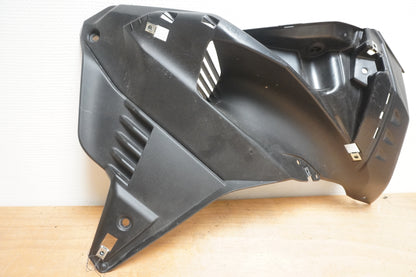 Framsidan på Sidkåpa från en Yamaha MT-07 Tracer -2016 motorcykel.