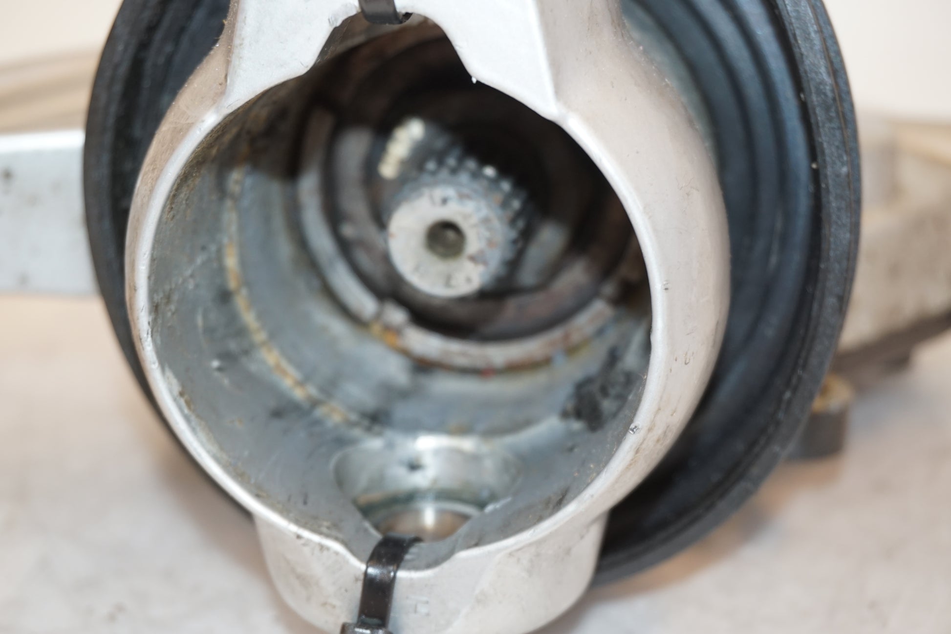 Extrabild3 på Slutväxel från en BMW K 1200 RS -2003 motorcykel.