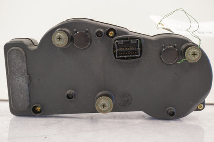 Snett nerifrån på Instrumentpanel från en Suzuki GSX-R 600 -2000 motorcykel.