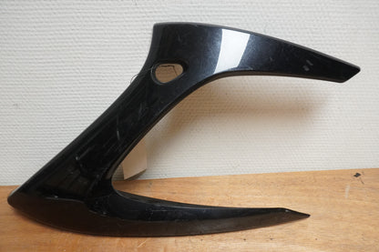 Framsidan på Sidkåpa från en Yamaha FZ-6 -2005 motorcykel.