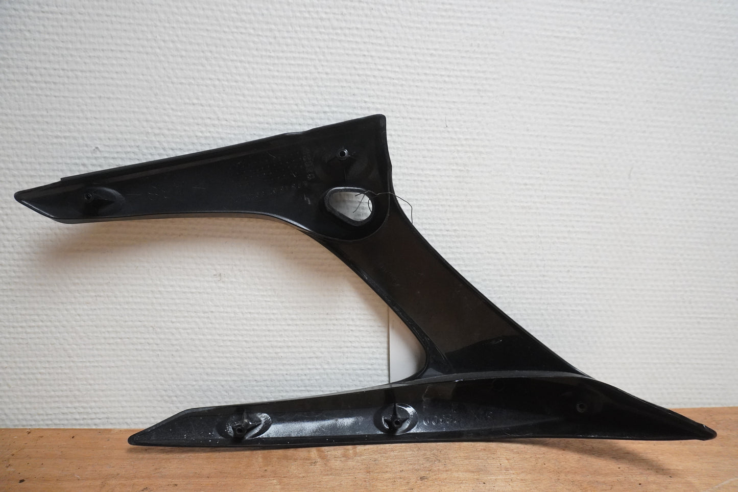 Höger sida på Sidkåpa från en Yamaha FZ-6 -2005 motorcykel.