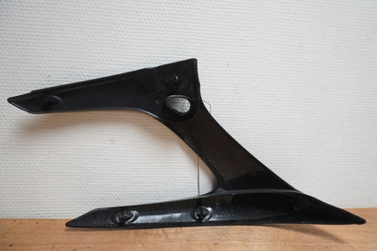 Höger sida på Sidkåpa från en Yamaha FZ-6 -2005 motorcykel.