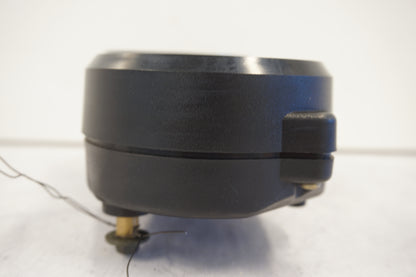 Snett uppifrån på Instrumentpanel från en Suzuki GSX-R 600 -1999 motorcykel.