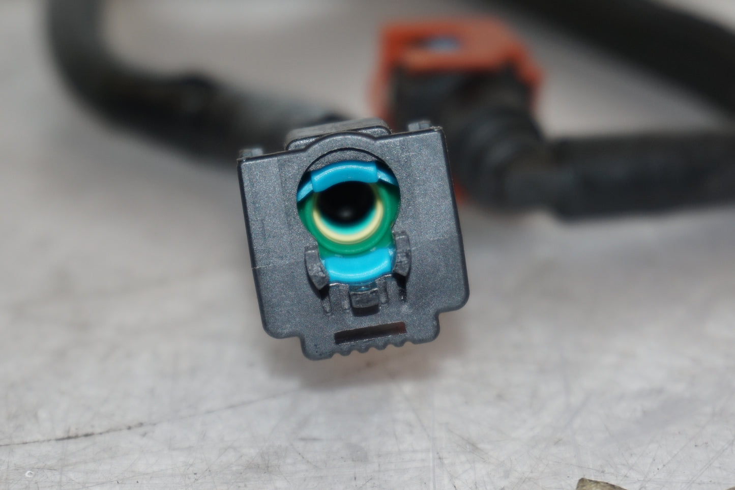 Extrabild5 på Fuel Rail från en Yamaha MT-09 Tracer -2016 motorcykel.