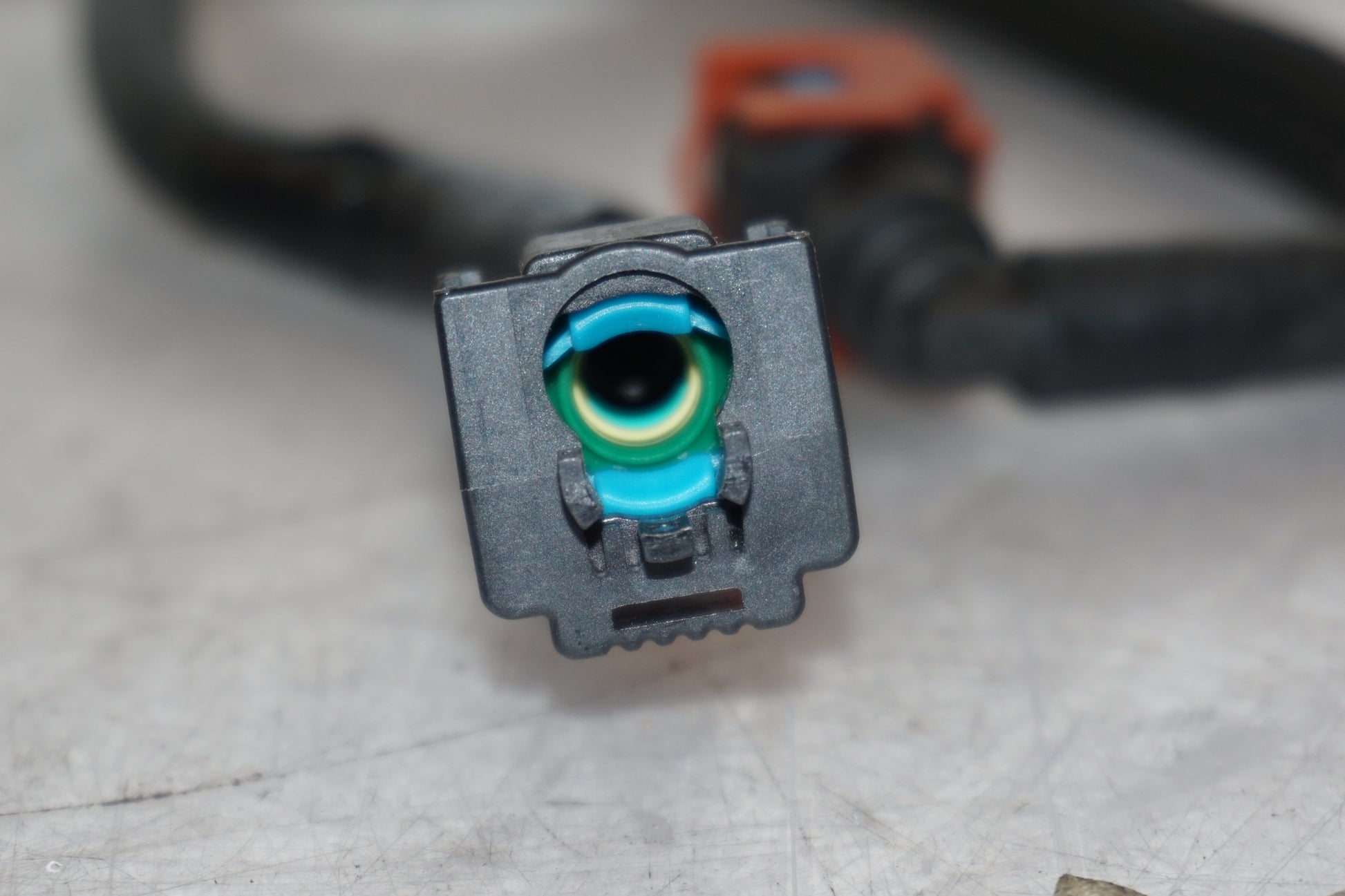 Extrabild5 på Fuel Rail från en Yamaha MT-09 Tracer -2016 motorcykel.