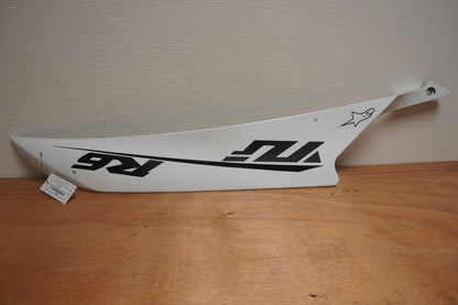 Framsidan på Sidkåpa från en Yamaha YZF R6 -2006 motorcykel.