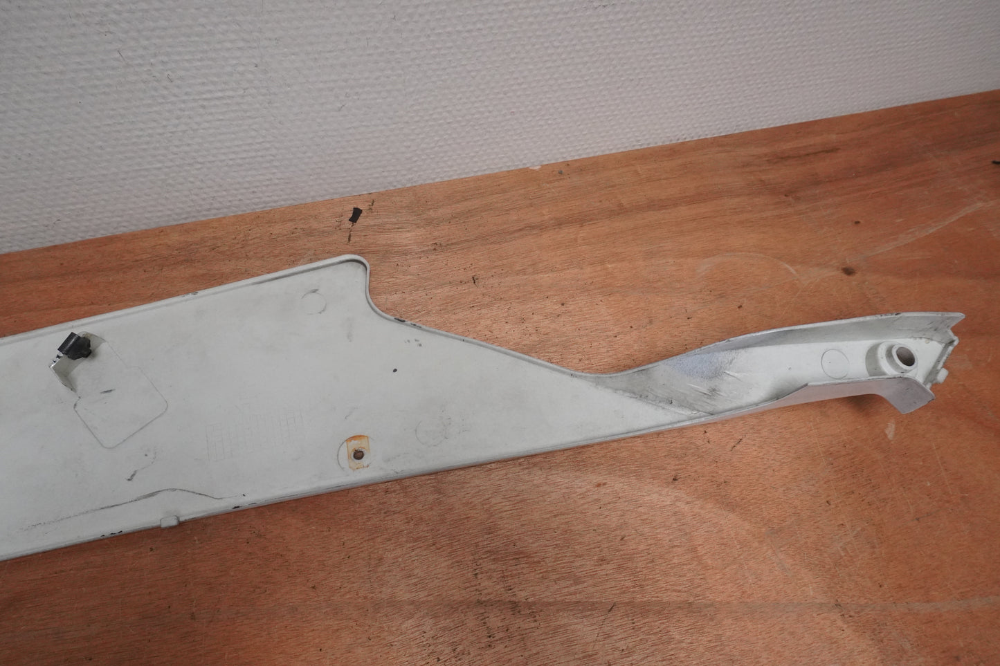 Snett uppifrån på Sidkåpa från en Yamaha YZF R6 -2006 motorcykel.