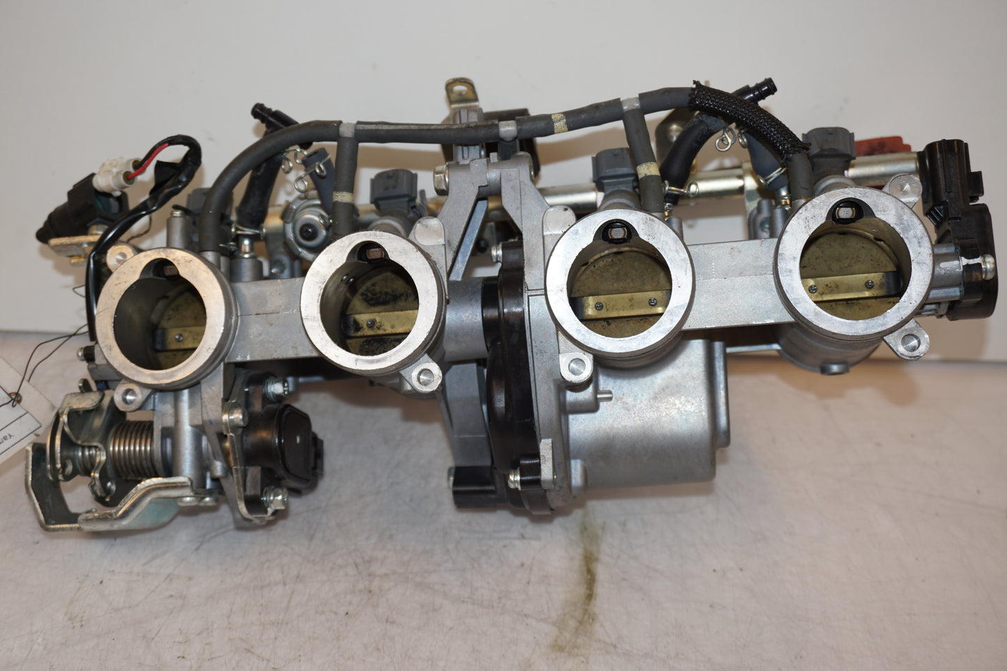 Snett uppifrån på Spjällhus från en Yamaha FJR 1300 -2016 motorcykel.