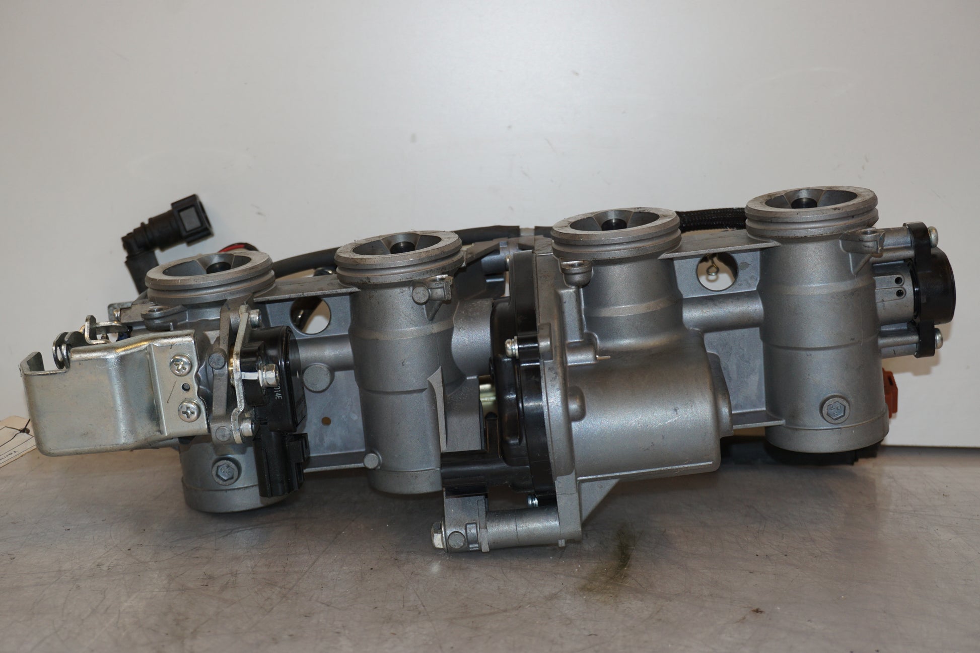 Extrabild2 på Spjällhus från en Yamaha FJR 1300 -2016 motorcykel.