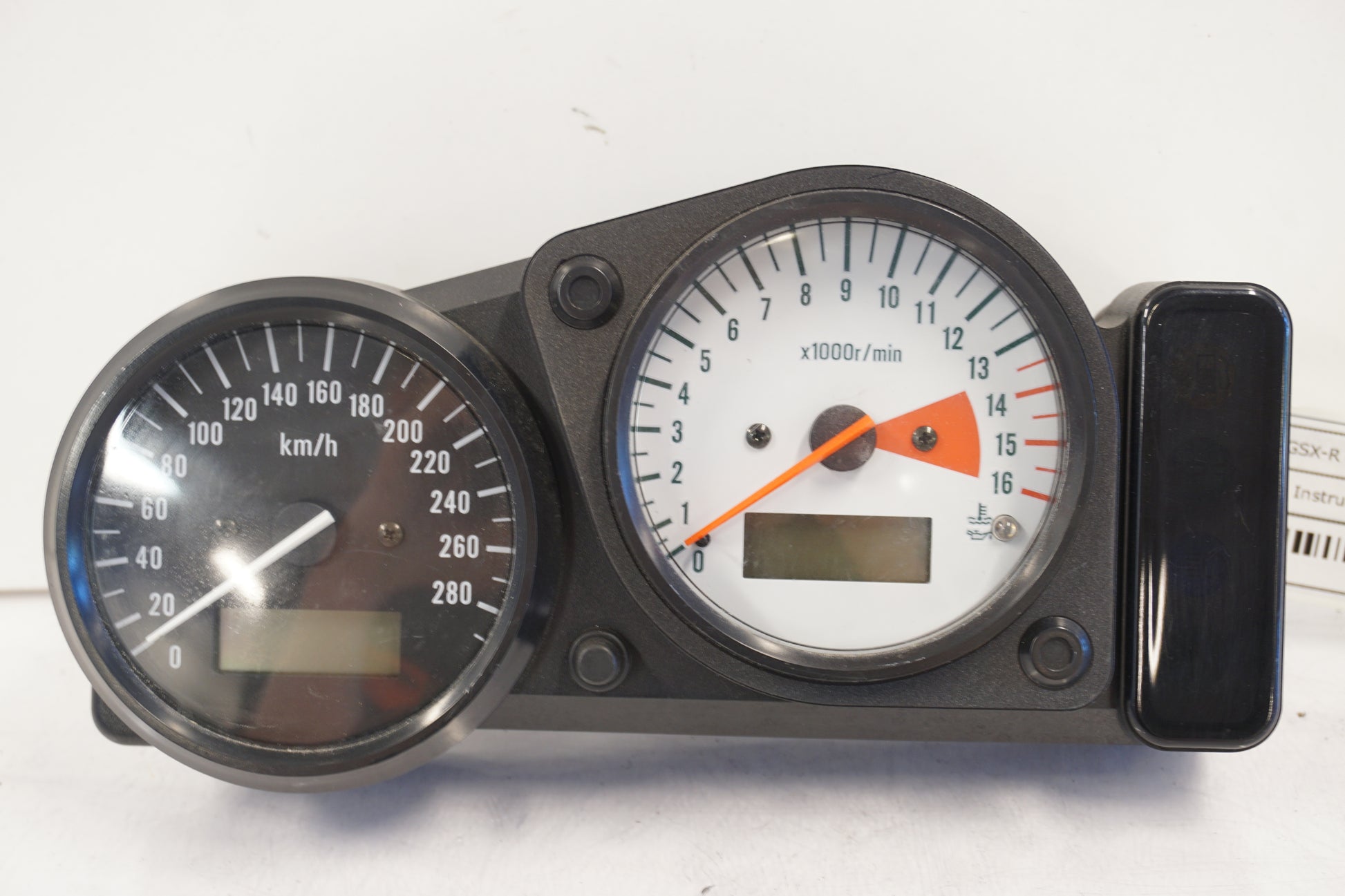 Framsidan på Instrumentpanel från en Suzuki GSX-R 600 -1999 motorcykel.