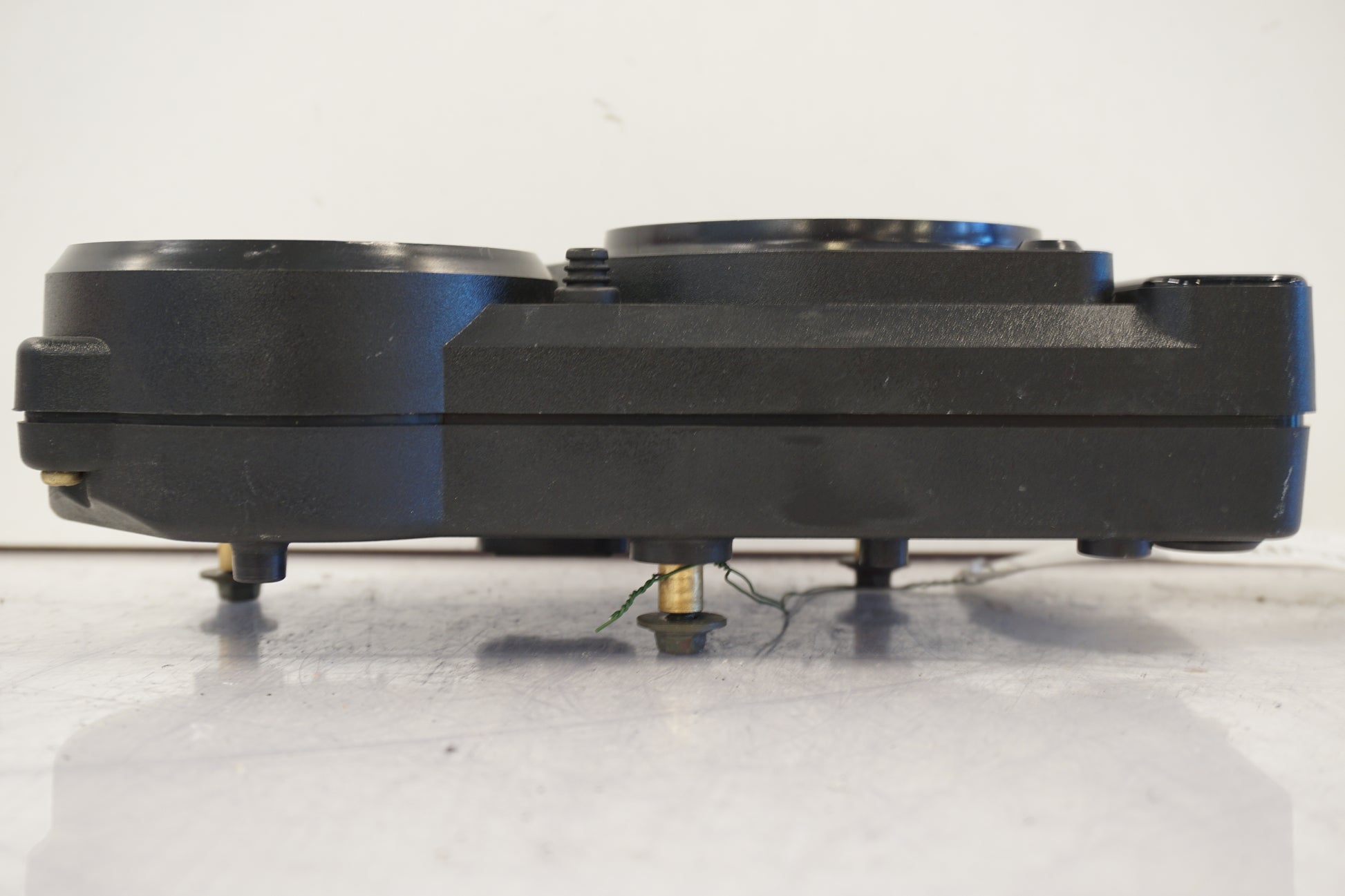 Baksidan på Instrumentpanel från en Suzuki GSX-R 600 -1999 motorcykel.