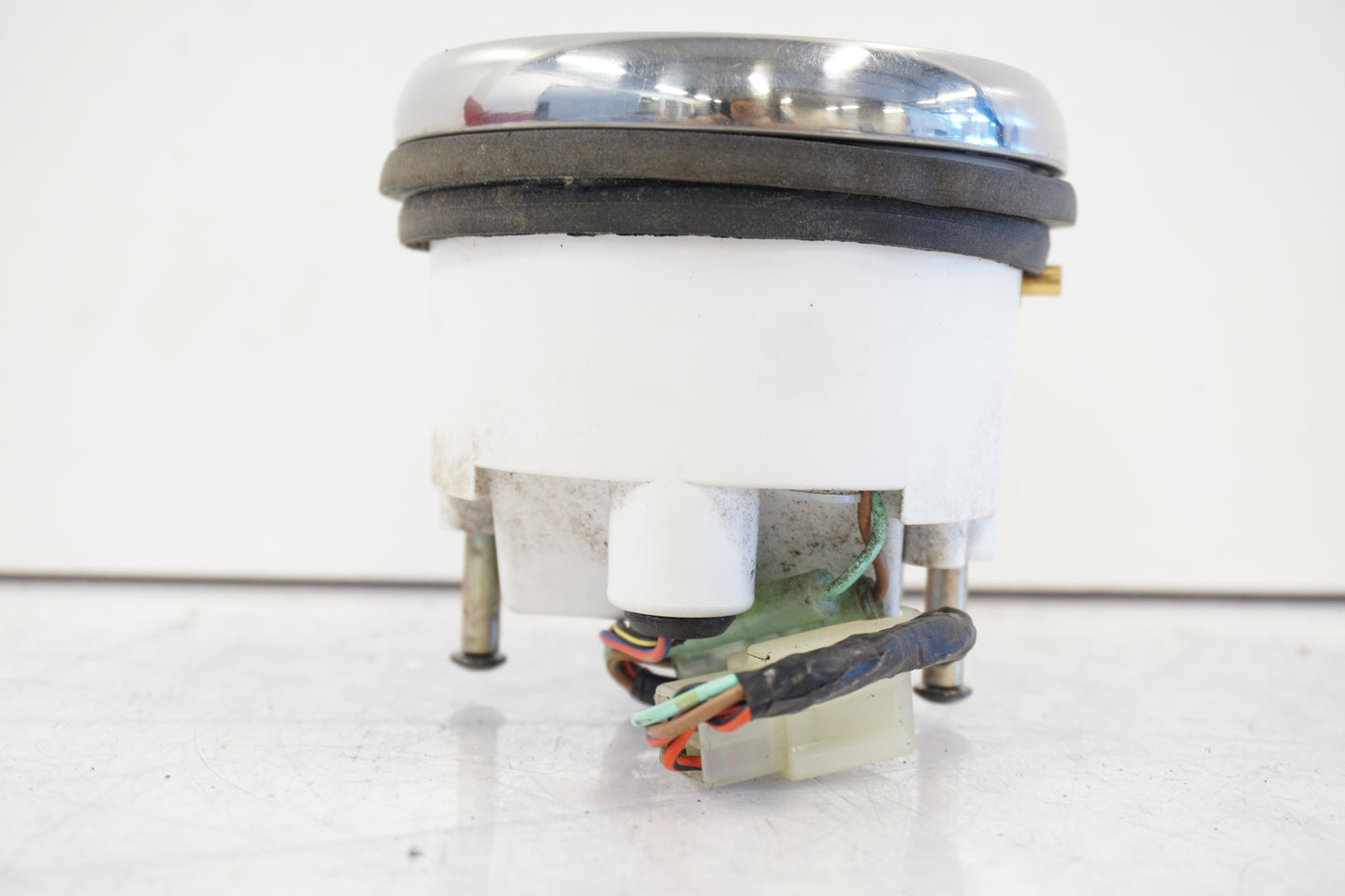 Vänster sida på Hastighetsmätare från en Kawasaki VN 800 -1999 motorcykel.