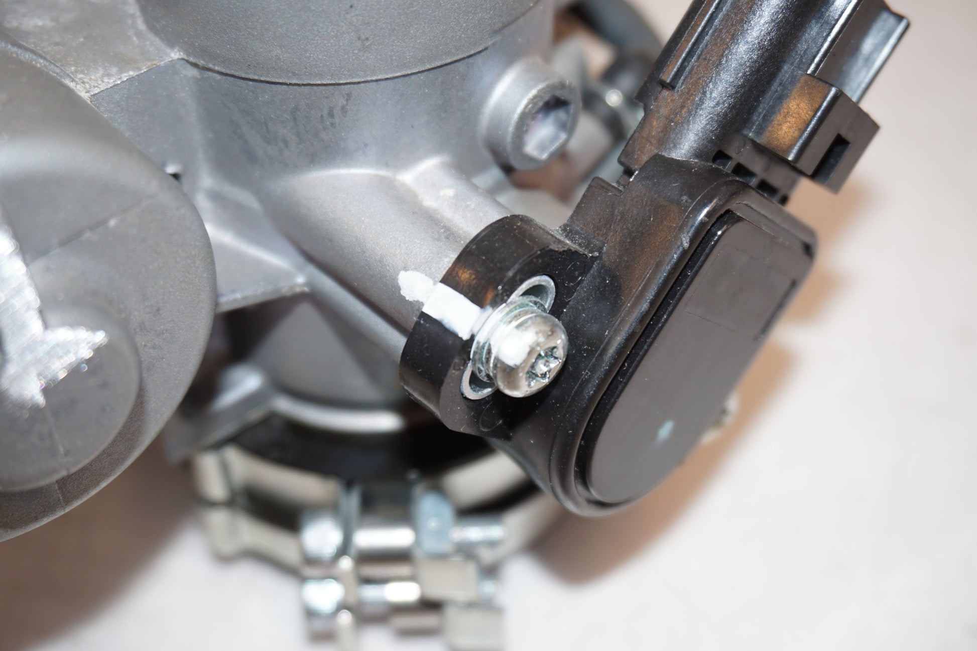 Extrabild1 på Spjällhus från en Yamaha MT-09 Tracer -2016 motorcykel.